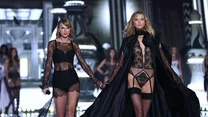 Taylor Swift i "aniołek" Victoria's Secret (fot. Tim P. Whitby)