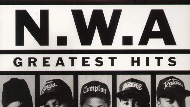 Miejsce 4. Grupa N.W.A. - 33 przekleństwa na utwór (raperzy z grupy na okładce płyty "Greatest Hits")