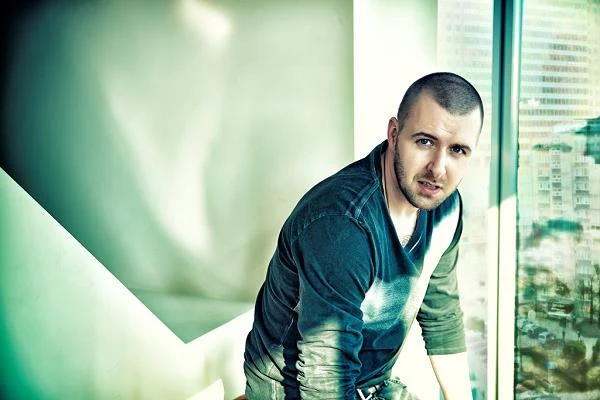 Grzegorz Hyży (fot. W. Przyrz/Sony Music) Grzegorz Hyży (fot. W. Przyrz/Sony Music)