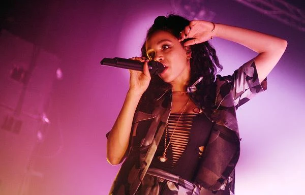 FKA Twigs (fot. Tabatha Fireman)