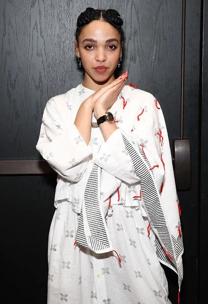 FKA Twigs (fot. Astrid Stawiarz)