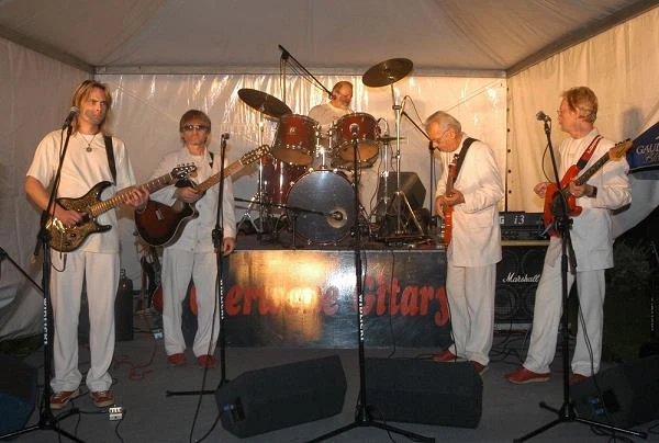 Występ na 60. urodzinach Lecha Wałęsy w Gdańsku (2003 r.) - fot. Witold Rozbicki Występ na 60. urodzinach Lecha Wałęsy w Gdańsku (2003 r.) - fot. Witold Rozbicki