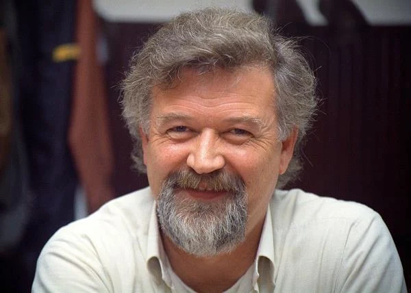 Bernard Dornowski (1991 r.). W 1999 r. ze względów zdrowotnych zaprzestał występów z Czerwonymi Gitarami - fot. Zenon Zyburtowicz Bernard Dornowski (1991 r.). W 1999 r. ze względów zdrowotnych zaprzestał występów z Czerwonymi Gitarami - fot. Zenon Zyburtowicz