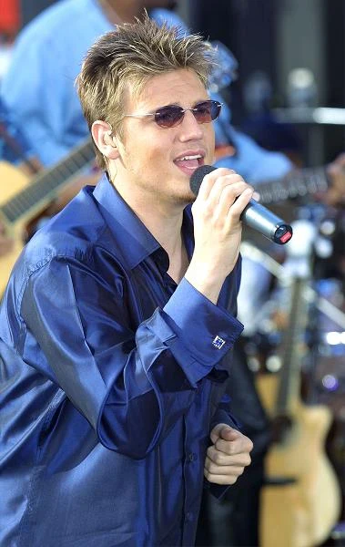 Z tego wydarzenia powstało DVD "Around the World", które ustanowiło rekord sprzedaży w ciągu pierwszego tygodnia, kiedy rozeszło się ponad 5 mln sztuk