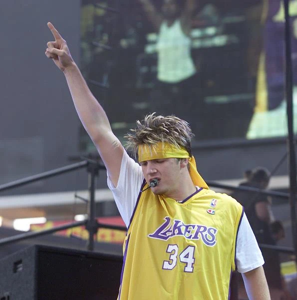 Największą uwagę fanek Backstreet Boys przykuwał zawsze najmłodszy w zespole Nick Carter, który 28 stycznia 2015 r. kończy 35 lat