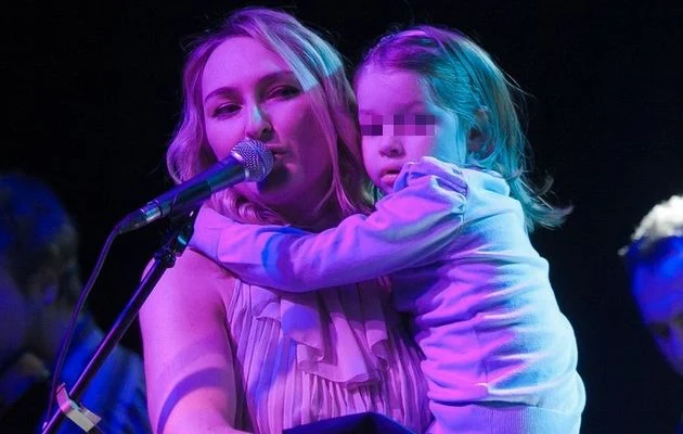 Anita Lipnicka z córką Anita Lipnicka z córką