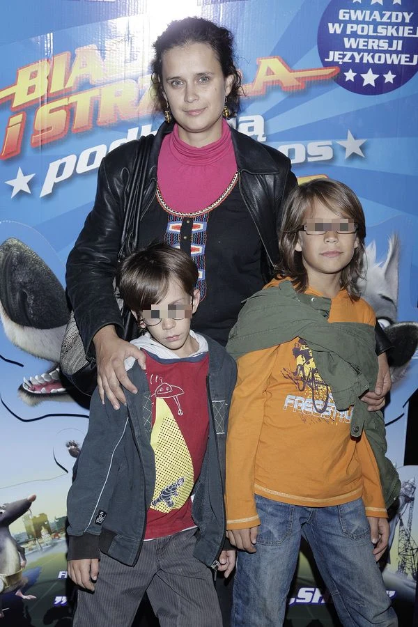 Ewa Gorzelak z synami  Ewa Gorzelak z synami