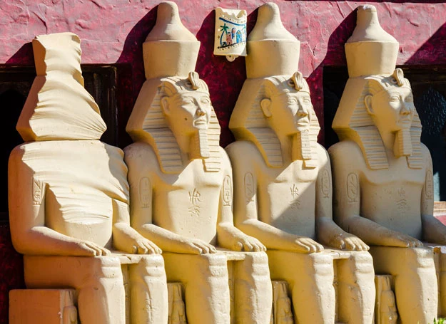 Posągi faraonów, Egipt  