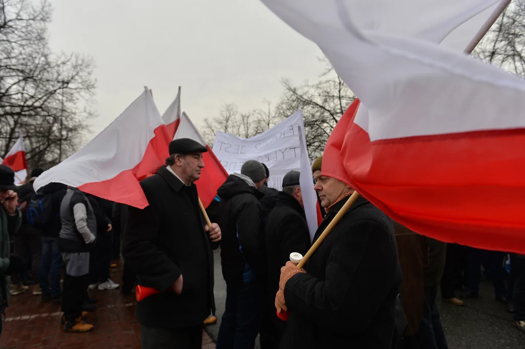 W protestach biorą udział organizacje rolnicze Solidarność Rolników Indywidualnych oraz Ogólnopolskie Porozumienie Związków Zawodowych Rolników i Organizacji Rolniczych