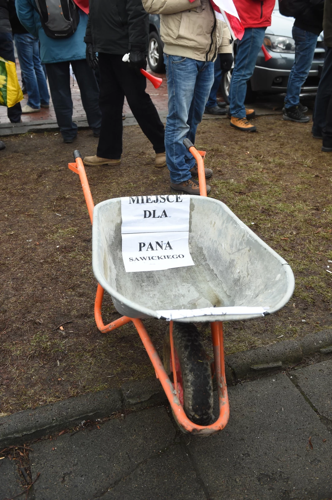 W protestach biorą udział organizacje rolnicze Solidarność Rolników Indywidualnych oraz Ogólnopolskie Porozumienie Związków Zawodowych Rolników i Organizacji Rolniczych