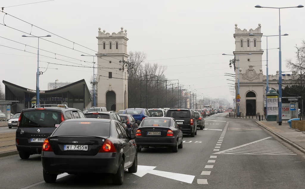 Zakaz wjazdu starych aut do centrum rozwiąże problem fatalnej jakości powietrza w miastach?