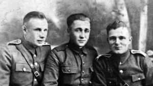 Józef Franczak, ps. Lalek (w środku)  