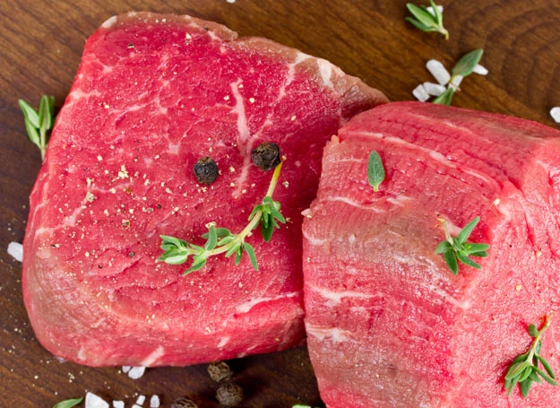Znajdujące się w mięsie żelazo hemowe jest lepiej przyswajane przez człowieka niż to pochodzące z roślin.