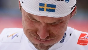 Johan Olsson zmęczony na mecie.