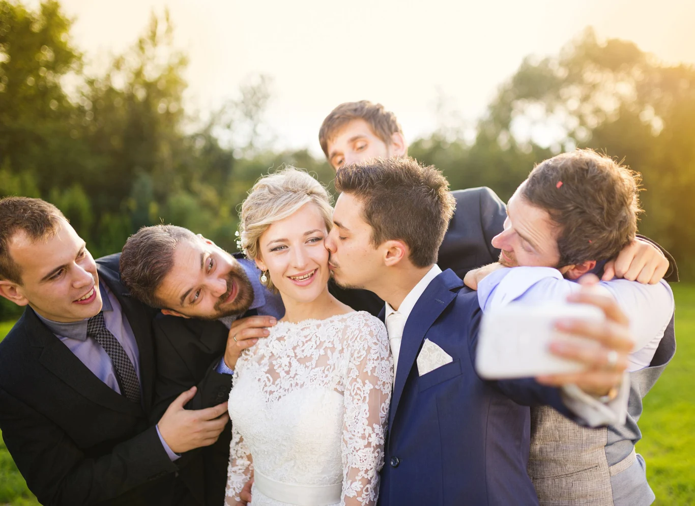 Ile do koperty powinni włożyć rodzice, chrzestni i przyjaciele pary młodej? Kwoty różnią się od siebie