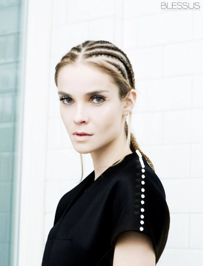 Zdjęcia - Rui Faria / Areia. Modelka Kasia Knioła / RebelModels. Makijaż Magda Sensmęcka. Włosy Hela Hair. Asystentka Klaudyna Młynarska. Koordynacja Ariana Hekmat. Zdjęcia - Rui Faria / Areia. Modelka Kasia Knioła / RebelModels. Makijaż Magda Sensmęcka. Włosy Hela Hair. Asystentka Klaudyna Młynarska. Koordynacja Ariana Hekmat.