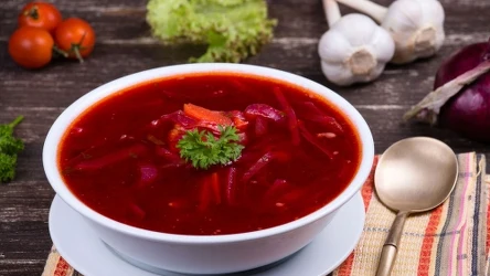 ​Babcia zawsze wrzucała do barszczu. Ten dodatek jest lepszy niż jajko czy ziemniaki