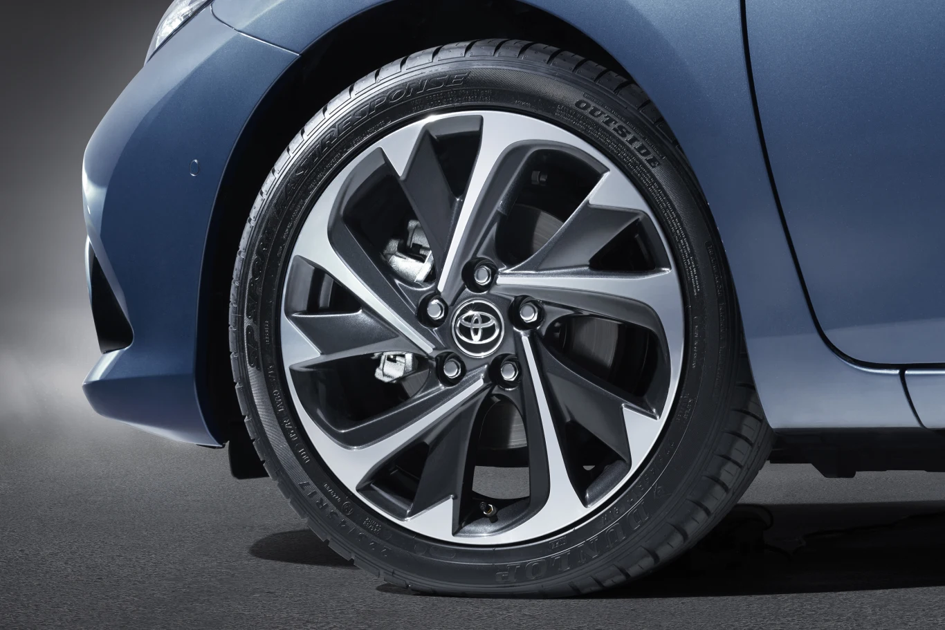 Toyota Auris face lifting