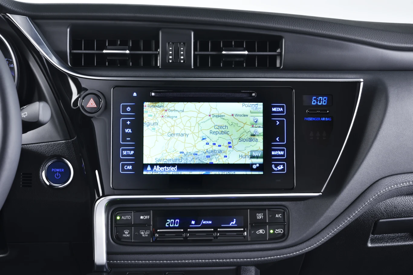 Toyota Auris face lifting