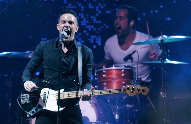 Brandon Flowers dysponuje niepodrabialną barwą głosu - fot. Scott Barbour