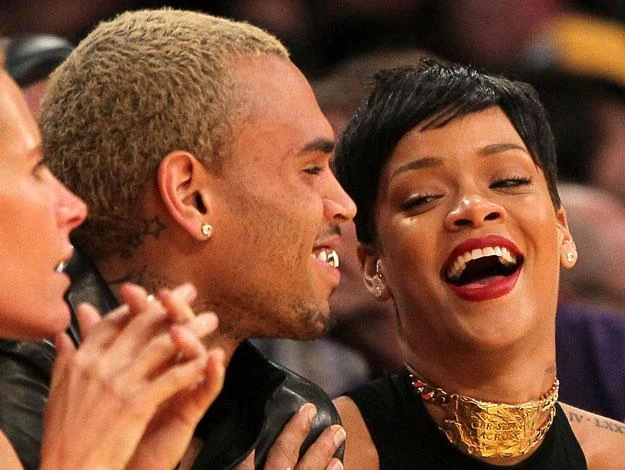 Rihanna i Chris Brown byli ostatnio razem na meczu koszykówki NBA fot. Victor Decolongon