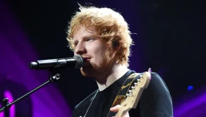 Ed Sheeran na scenie - fot. Jason Merritt