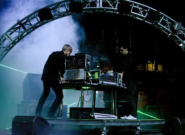 Simian Mobile Disco na scenie