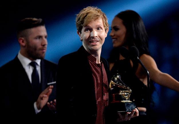 Beck na tegorocznej gali Grammy (fot. Kevork Djansezian)