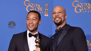 John Legend i Common ze Złotym Globem (fot. Kevin Winter)