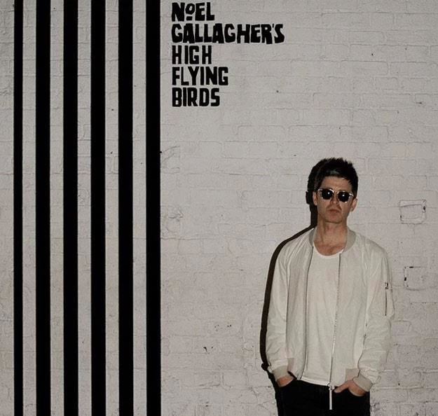 Noel Gallagher na okładce albumu "Chasing Yesterday"