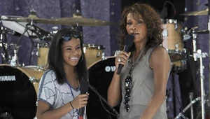 16-letnia Bobbi Kristina i Whitney Houston w 2009 roku - fot. Larry Busacca