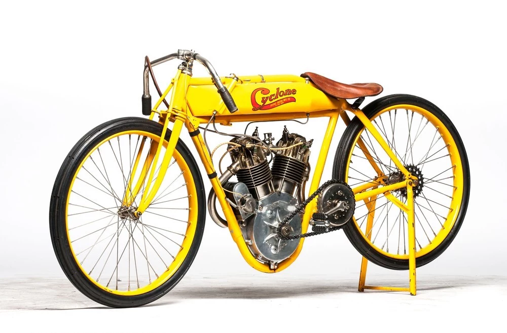 Cyclone Board Track Racer