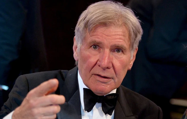 Harrison Ford rozbił się samolotem!