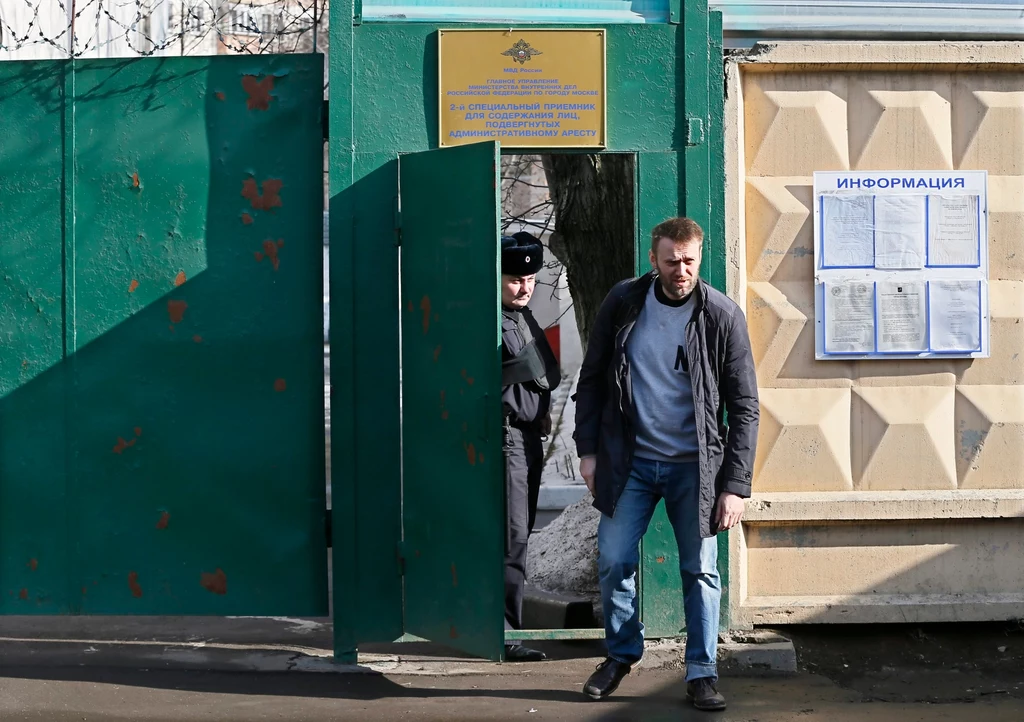 Aleksiej Nawalny opuszcza areszt Aleksiej Nawalny opuszcza areszt