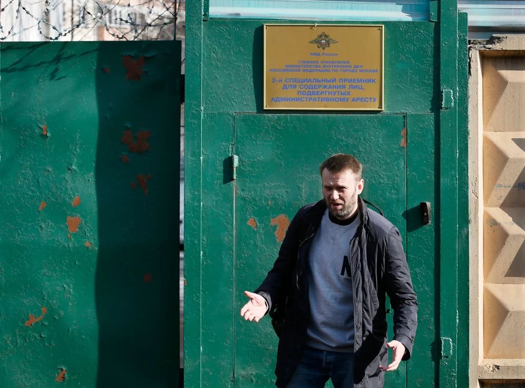 Aleksiej Nawalny opuszcza areszt Aleksiej Nawalny opuszcza areszt