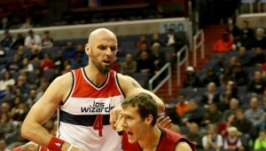 Marcin Gortat kontra Goran Dragić z Miami Heat