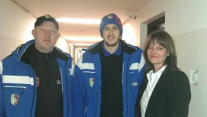 Od prawej: pani prezes Agata Michalska, bramkarz Podhala i reprezentacji Polski Ondrej Raszka, trener Marek Ziętara.