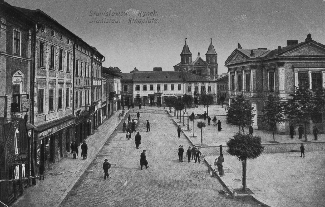 Panorama rynku w Stanisławowie. Reprodukcja karty pocztowej  