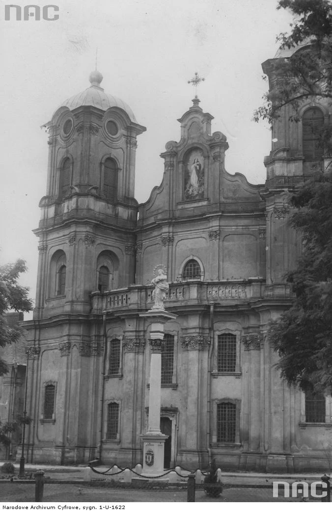 Horodenka - Kościół Niepokalanego Poczęcia Najświętszej Maryi Panny przy klasztorze Teatynów