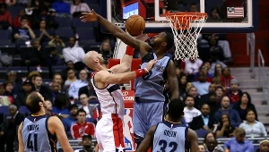 Rzuca Marcin Gortat