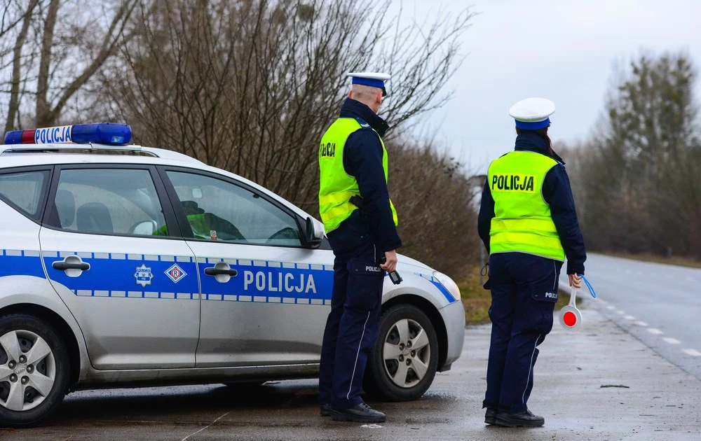 Mężczyzna tak wystraszył się kontroli, że zostawił auto z dzieckiem