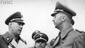 Heinrich Himmler (z prawej) w rozmowie z dowódcą SS i policji dystryktu lubelskiego Otto Globocnikiem