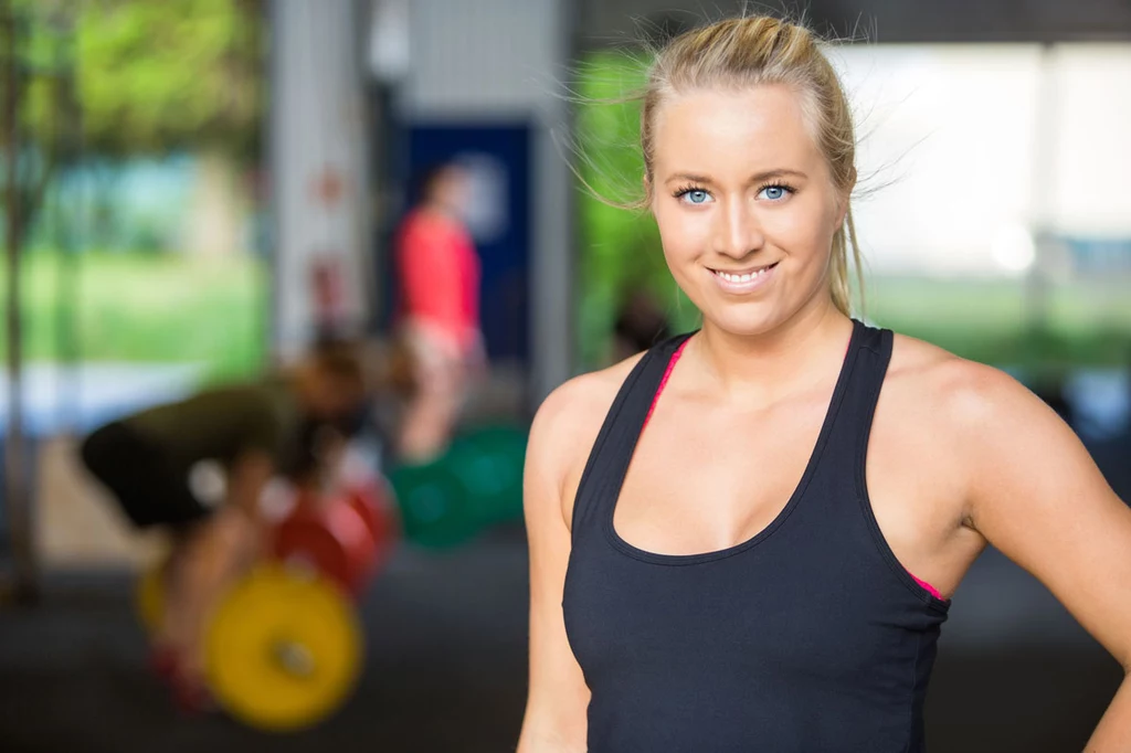 Crossfit jest sportem prawie dla każdego, ale pod warunkiem, że dostosowujemy trening do swoich obecnych możliwości