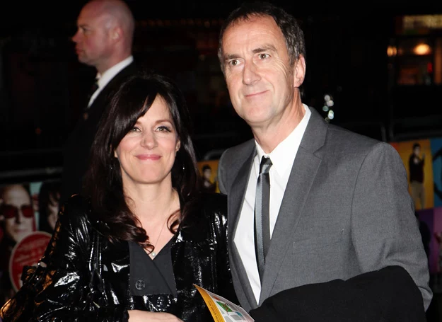 Angus Deayton i Lise Mayer