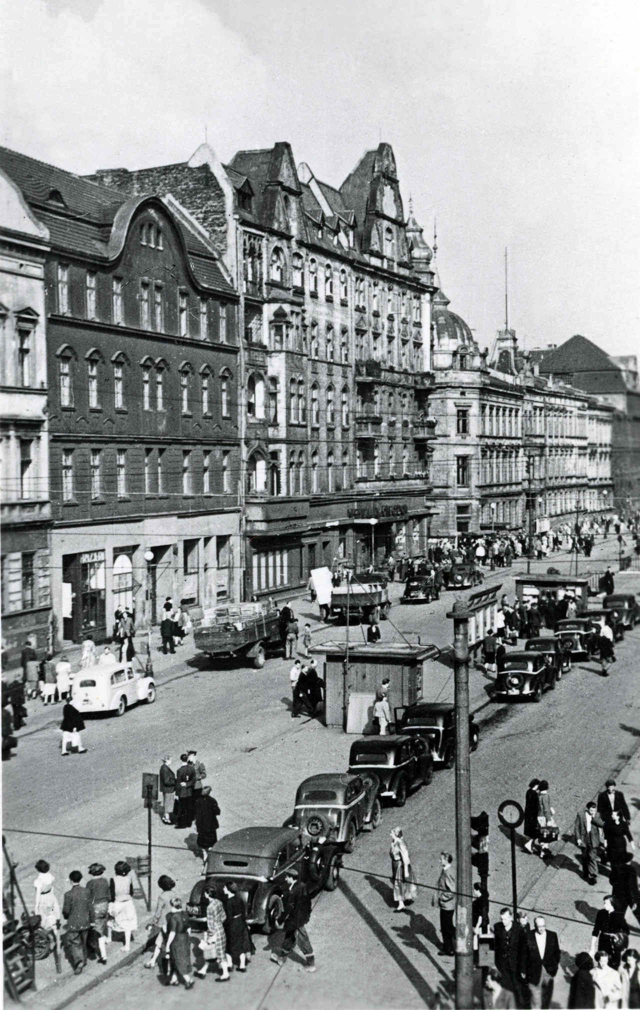 Stalinogród, 1955. Ulica Dworcowa, pocztówka PTTK 