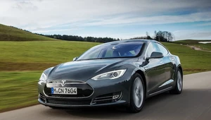 Tesla Model S – autonomiczne funkcje i zawsze naładowana bateria