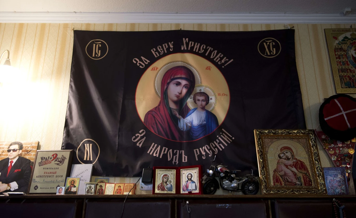 Większość członków grupy pochodzi z Donbasu. Są też Rosjanie i Białorusini. Większość członków grupy pochodzi z Donbasu. Są też Rosjanie i Białorusini.