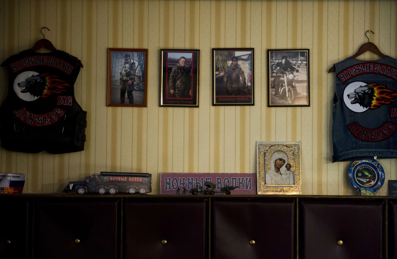 Większość członków grupy pochodzi z Donbasu. Są też Rosjanie i Białorusini. Większość członków grupy pochodzi z Donbasu. Są też Rosjanie i Białorusini.