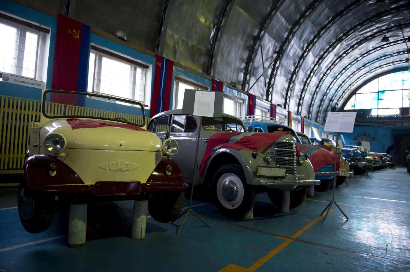 Większość członków grupy pochodzi z Donbasu. Są też Rosjanie i Białorusini. Większość członków grupy pochodzi z Donbasu. Są też Rosjanie i Białorusini.