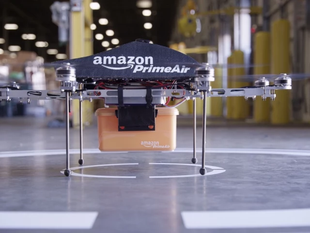 Amazon chce dostarczać przesyłki przy pomocy dronów. 